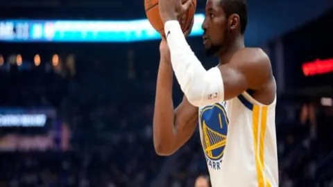 北京冬奥会首季过后，首都冰雪激情不减续写新篇章